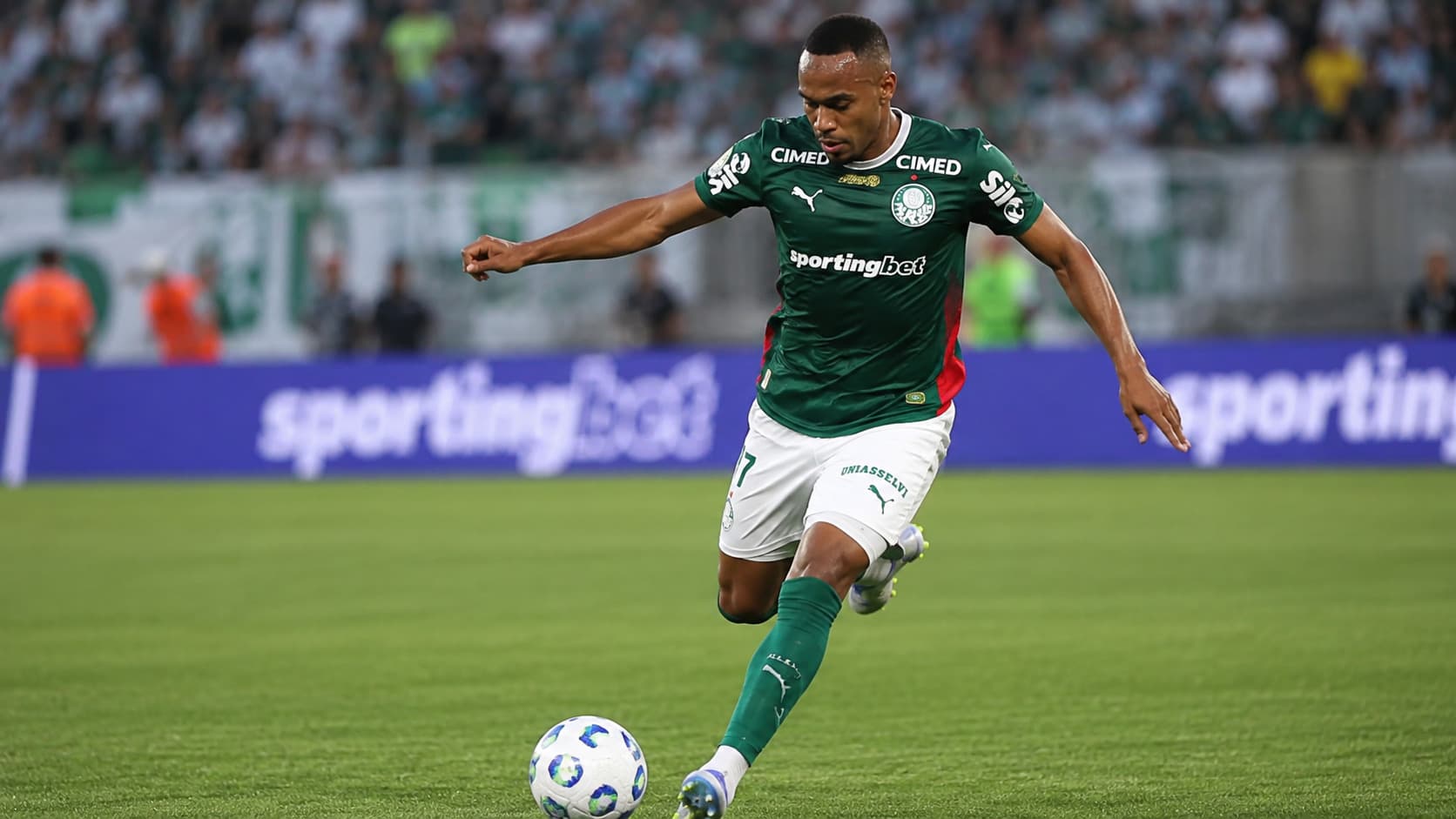 Palmeiras vence São Paulo, assume liderança provisória e encara semana decisiva com Abel suspenso