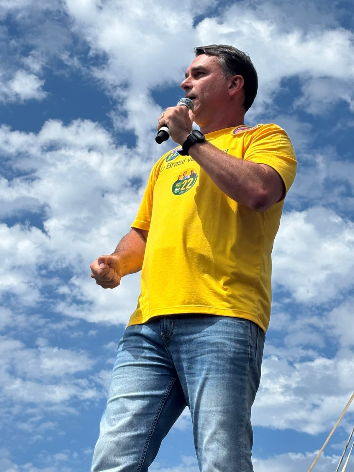 STF investiga Flávio Bolsonaro e advogado Willer Tomaz por lavagem de dinheiro