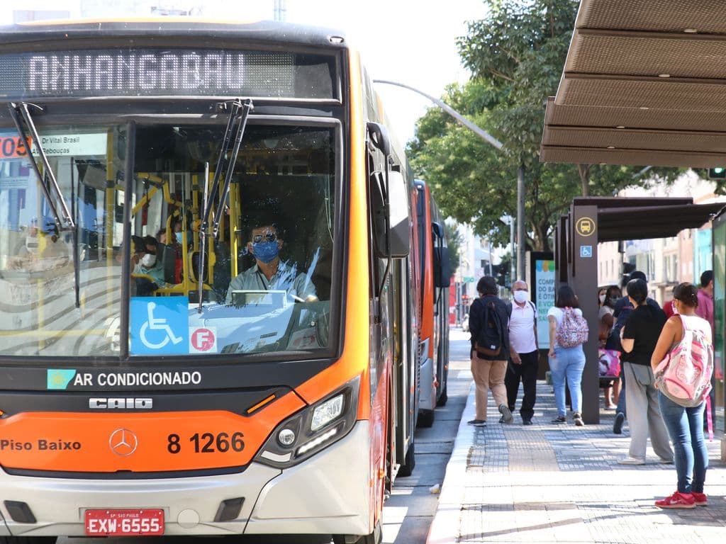 TST confirma que motoristas e cobradores exercem funções compatíveis
