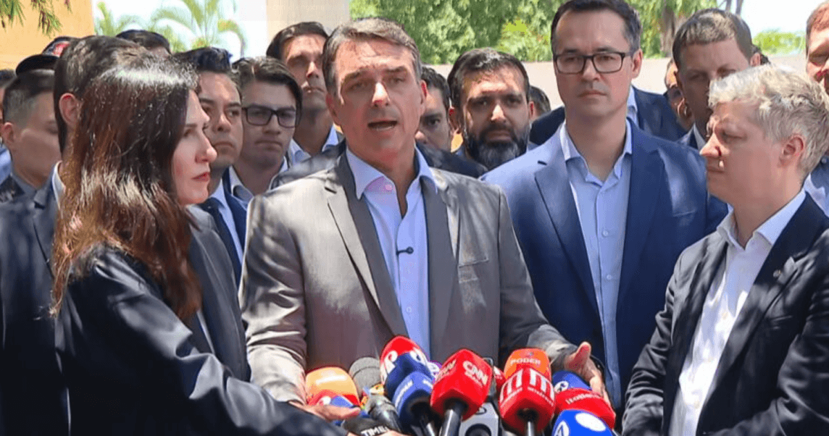 Flávio Bolsonaro defende debate sobre fim das bets no Congresso após eleição