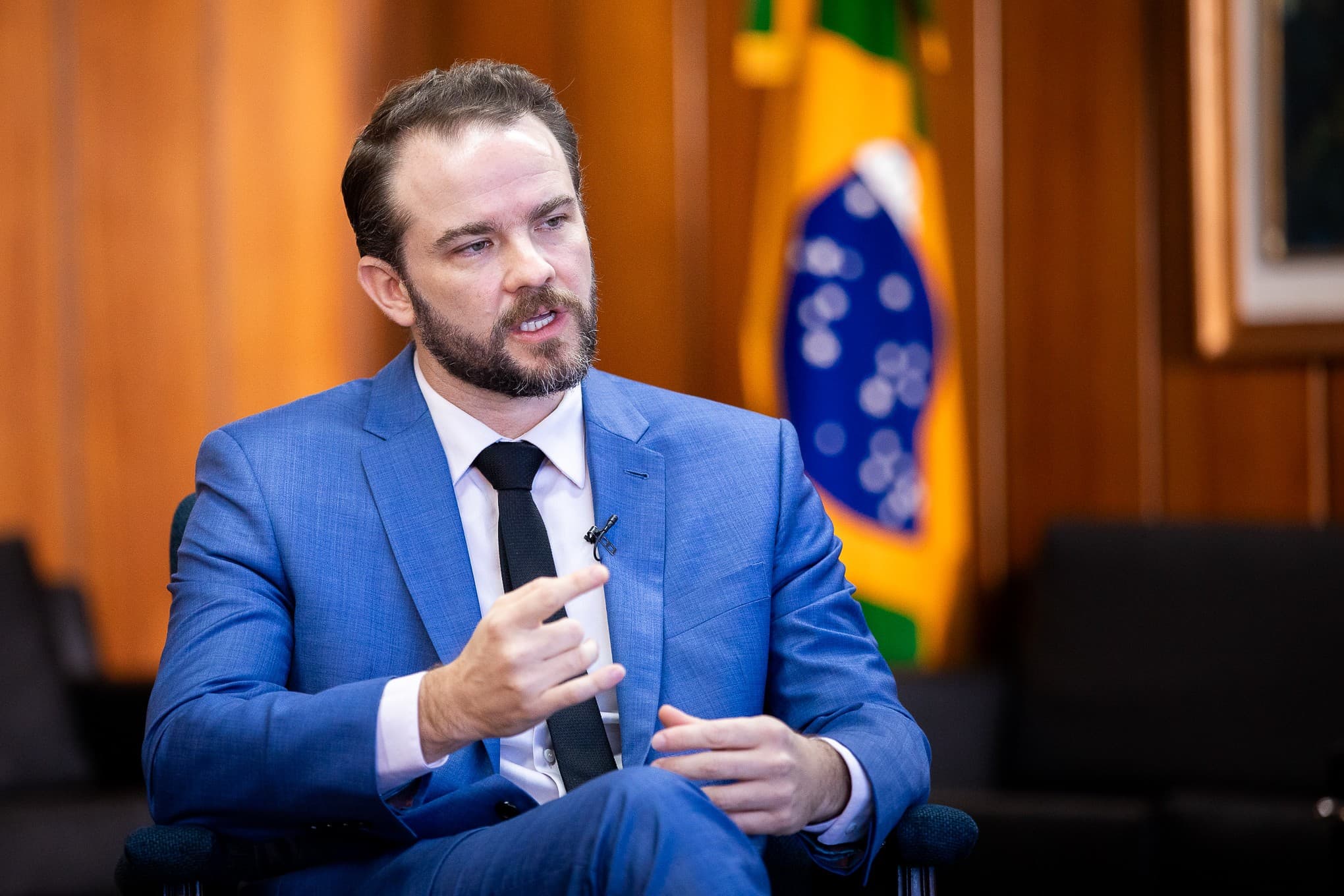 Dívida pública brasileira cresce e preocupa ministro da Fazenda