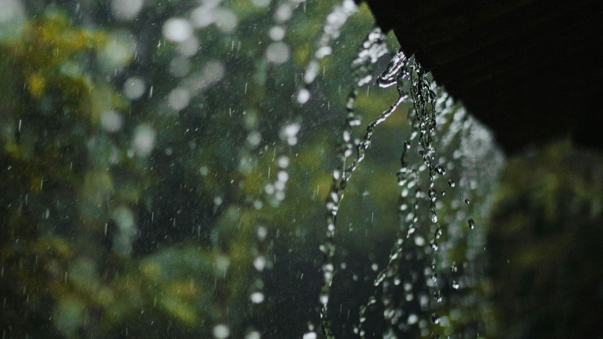 Frente fria traz chuvas e mudanças no tempo em São Paulo