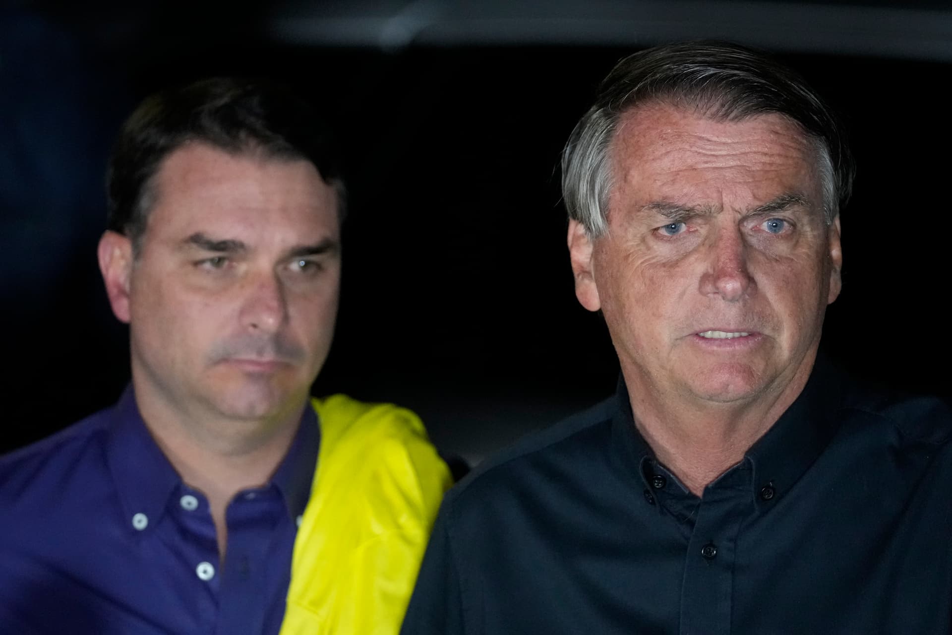 Moraes solicita PGR sobre visita de Flávio a Bolsonaro