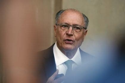 Geraldo Alckmin se desliga do Ministério para preparar candidatura