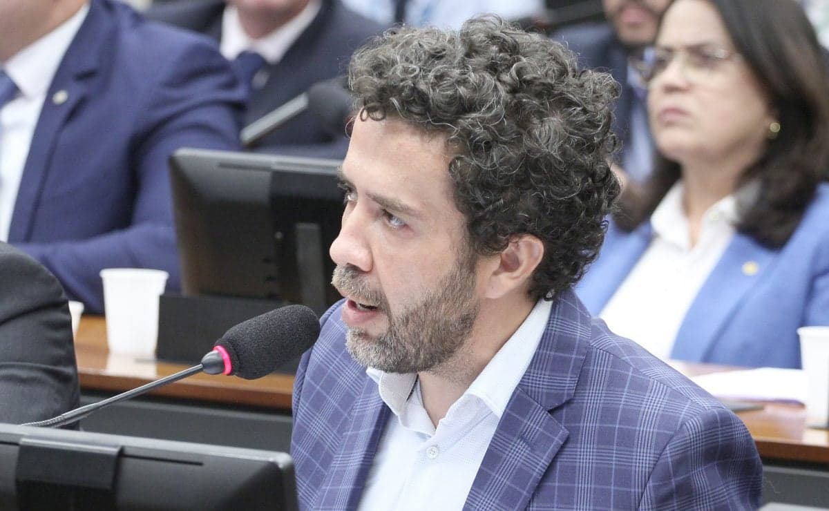 Deputado André Janones deve receber alta hospitalar em até 48 horas