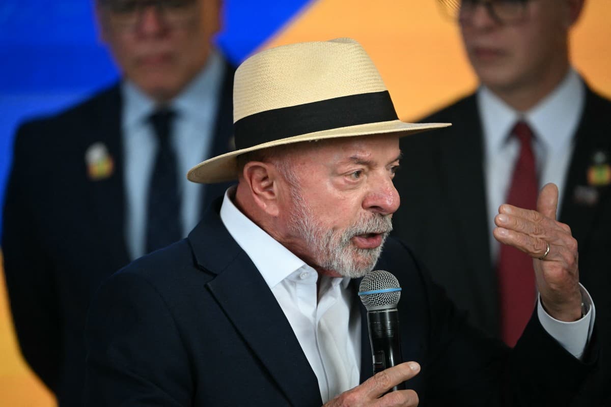 Lula critica representação de milicianos no governo durante ato em São Gonçalo