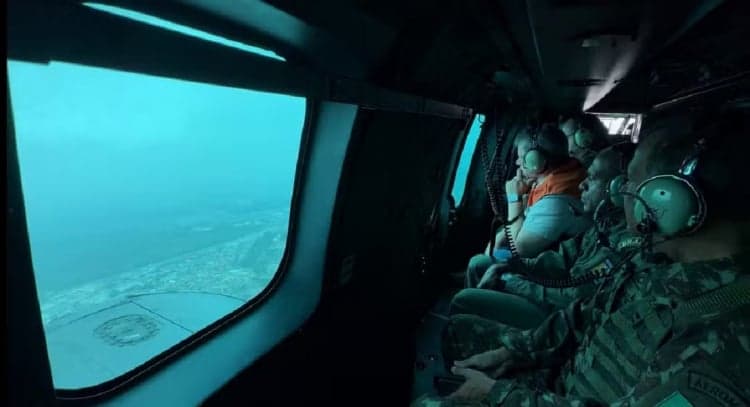 Ministro Tarcísio de Freitas visita regiões afetadas por incêndios; 34 municípios em estado de alerta